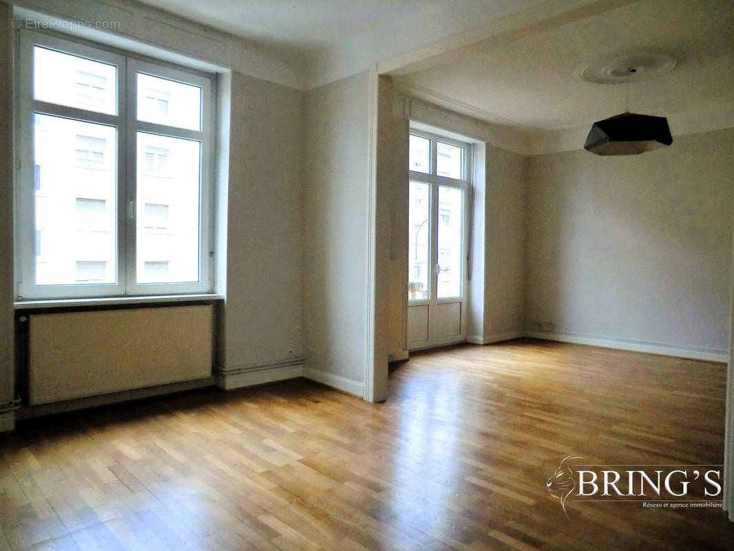 Salon / séjour double - Appartement à THIONVILLE