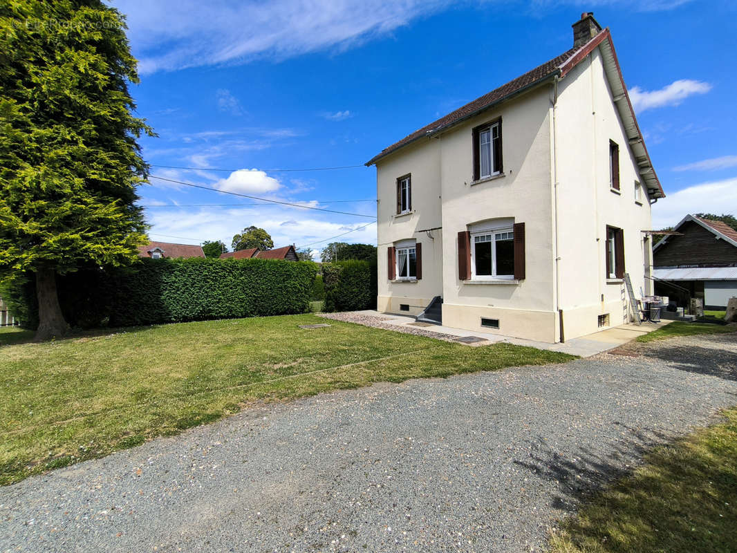 Maison à FLEURY-SUR-ANDELLE