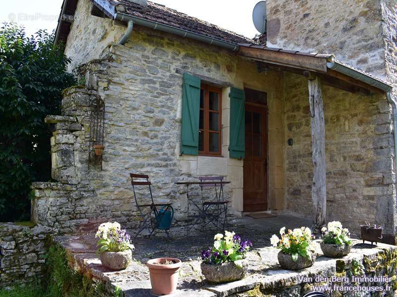 Maison à PONTCIRQ