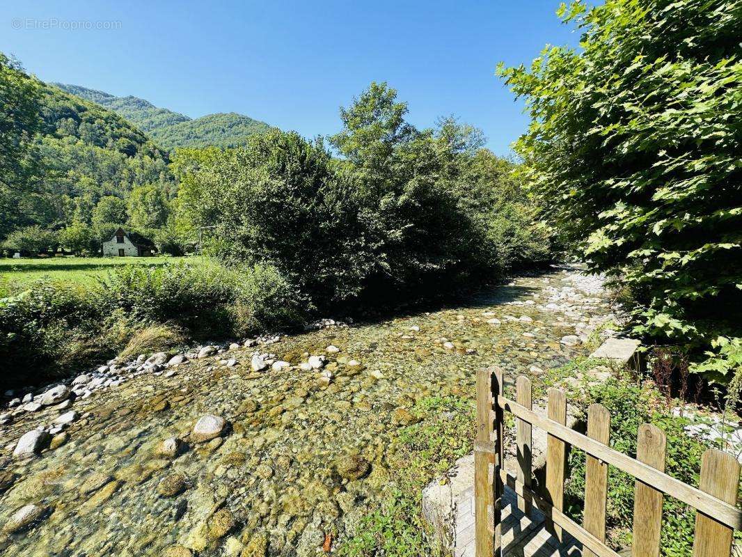 Appartement à AULUS-LES-BAINS