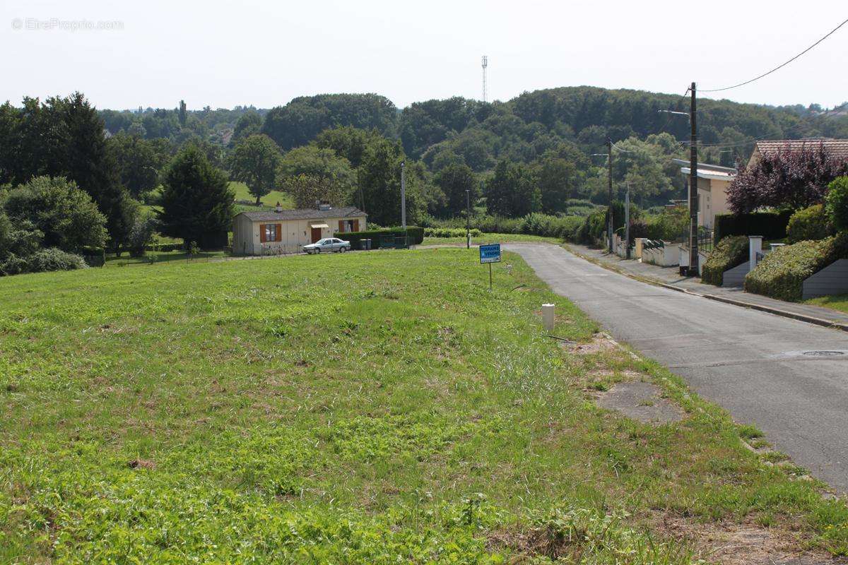 Terrain à MONTCEAU-LES-MINES