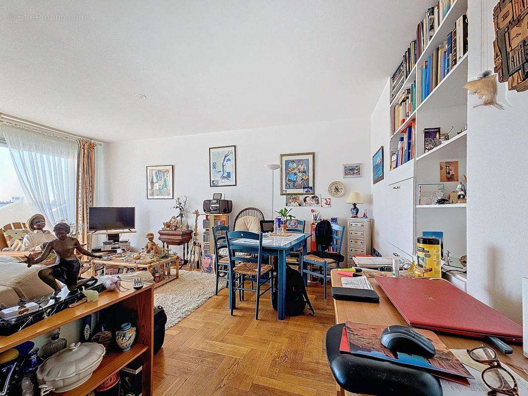 Appartement à PARIS-20E