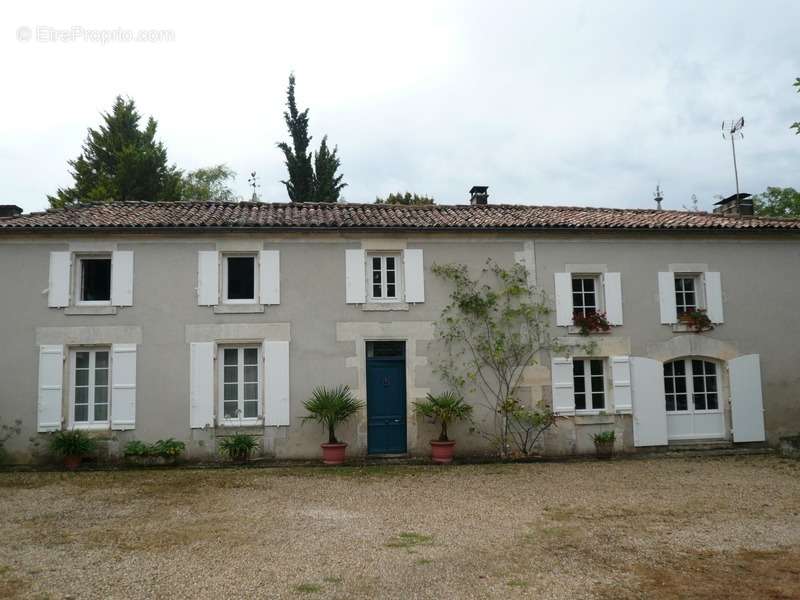 Maison à COGNAC