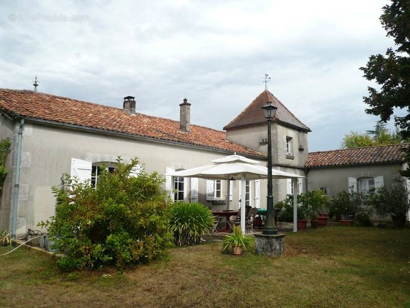 Maison à COGNAC