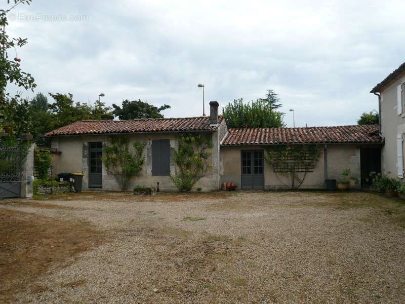 Maison à COGNAC