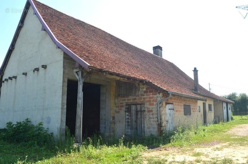 Maison à COUSANCE