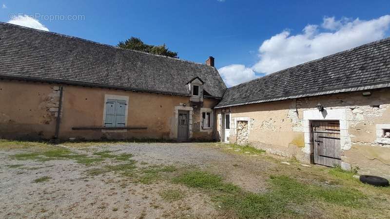 Maison à VERNEIL-LE-CHETIF