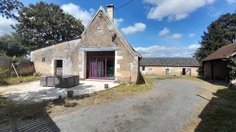 Maison à VERNEIL-LE-CHETIF