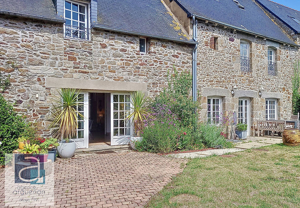 Maison à PLEUDIHEN-SUR-RANCE