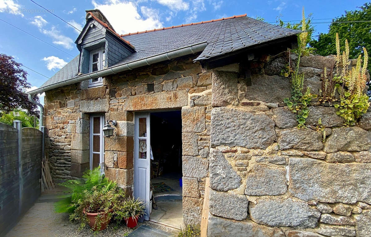 Maison à COMBOURG