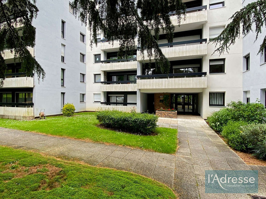 Appartement à LE COUDRAY-MONTCEAUX