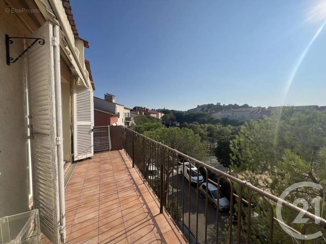 Appartement à MOUGINS