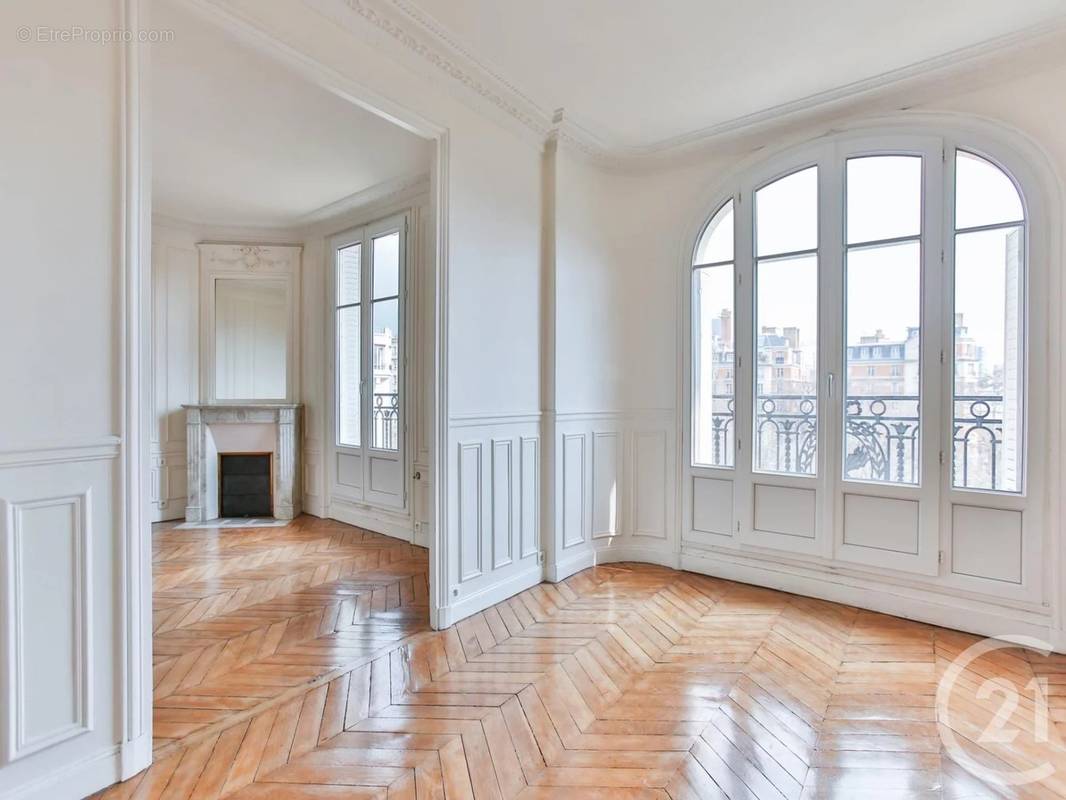 Appartement à PARIS-15E