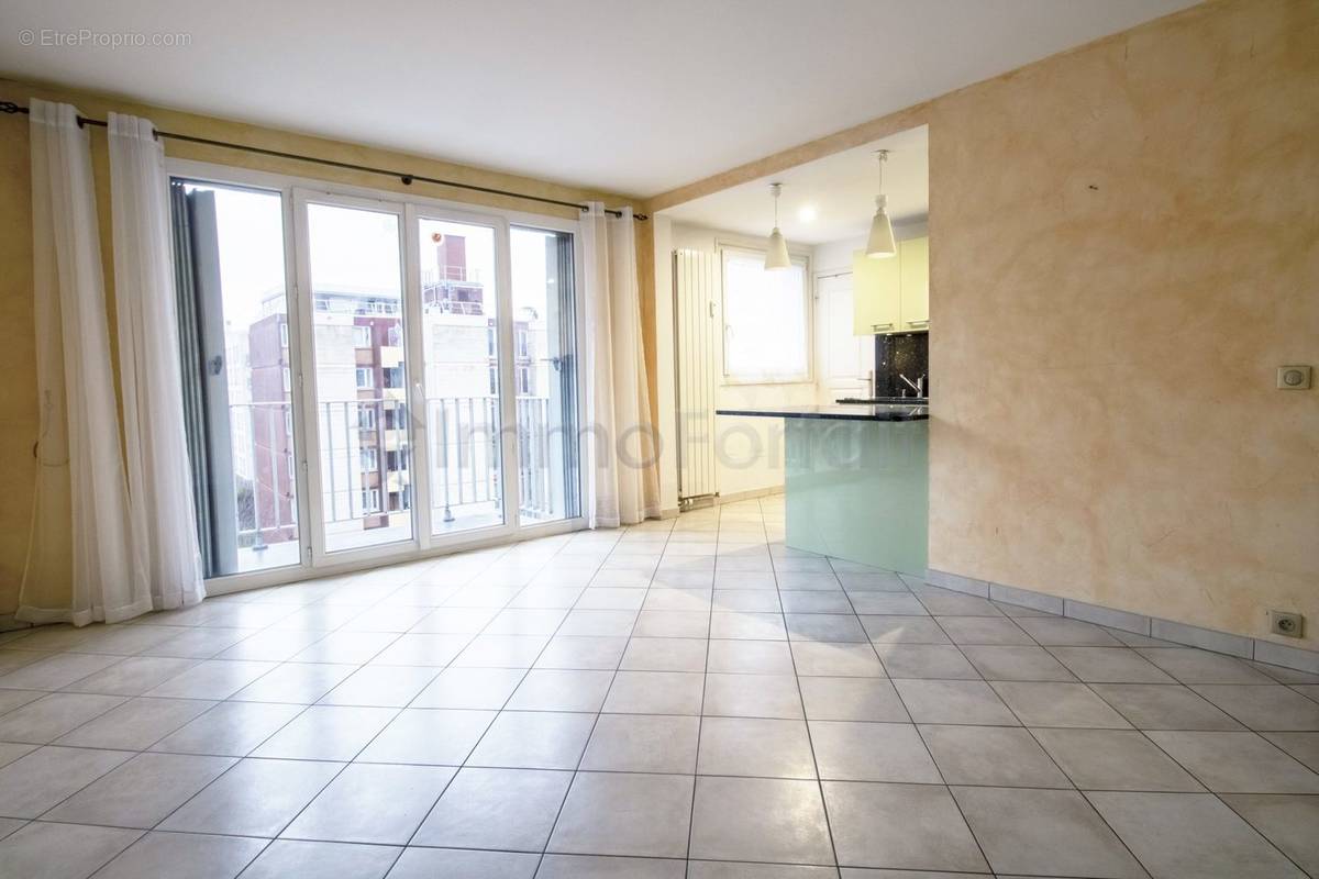 Appartement à IVRY-SUR-SEINE