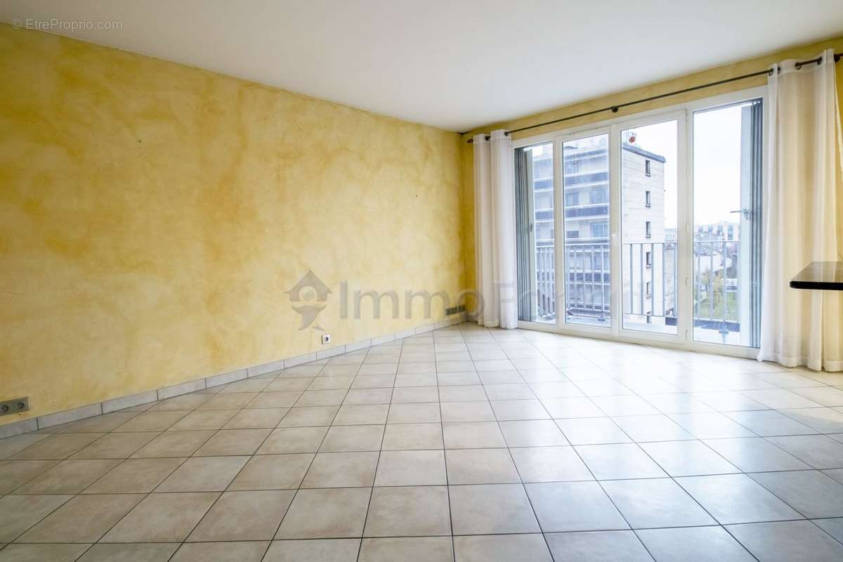 Appartement à IVRY-SUR-SEINE