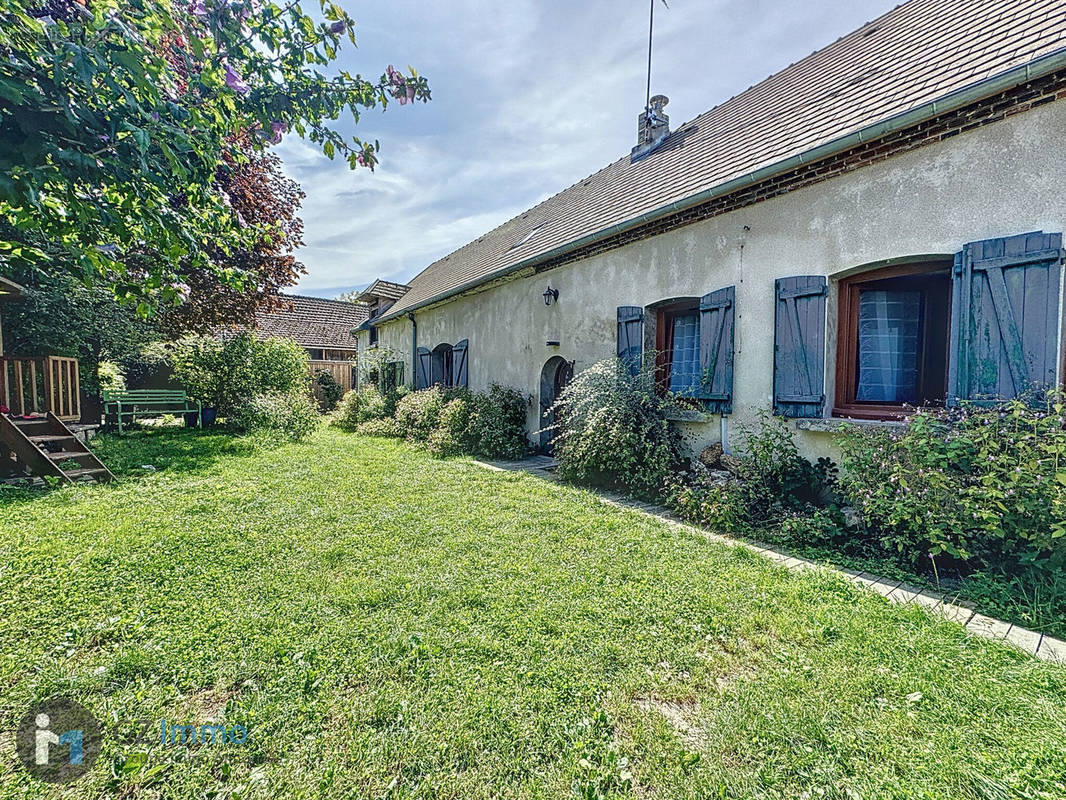 Maison à GRANGES-SUR-AUBE