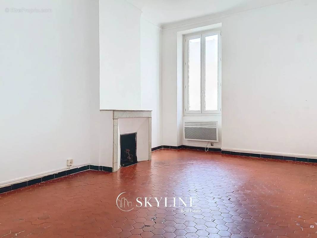 Appartement à MARSEILLE-4E