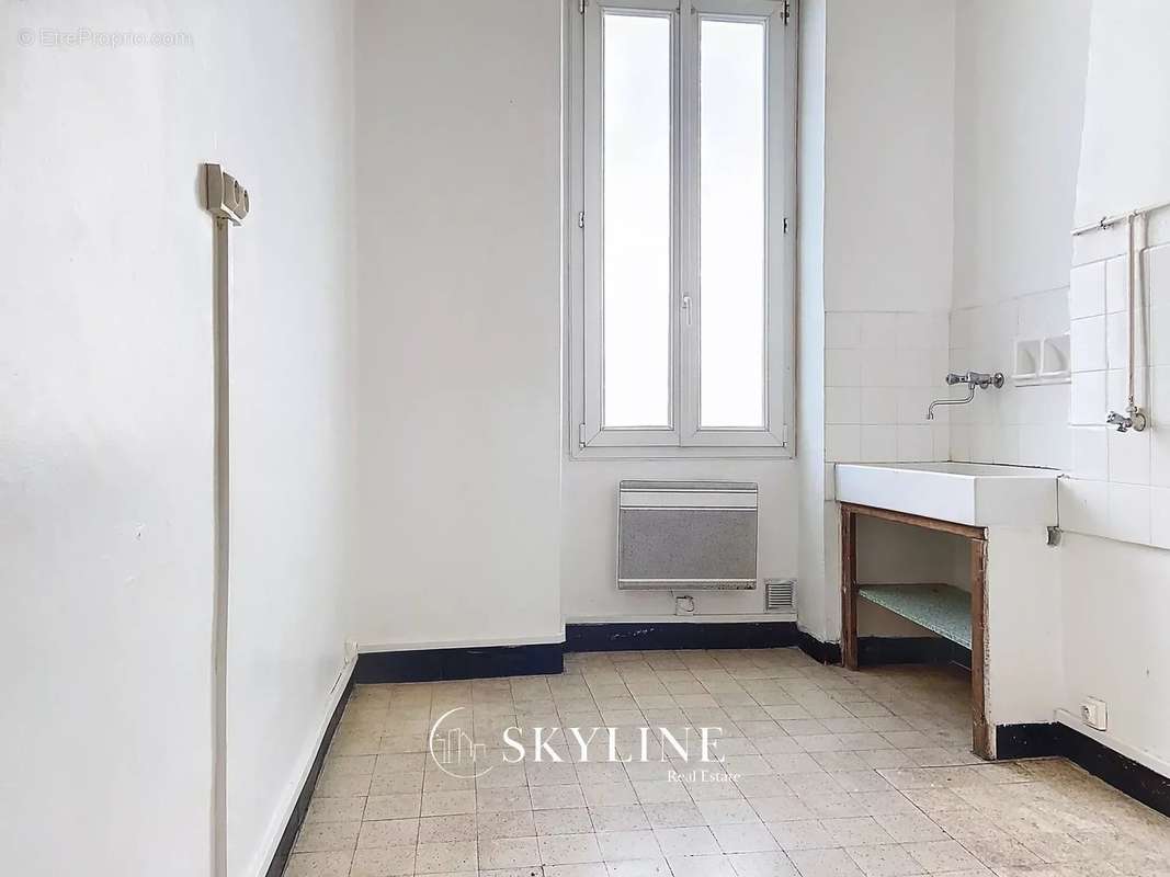 Appartement à MARSEILLE-4E