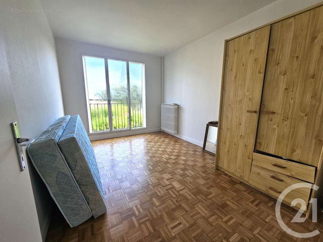 Appartement à SAINT-MAUR-DES-FOSSES