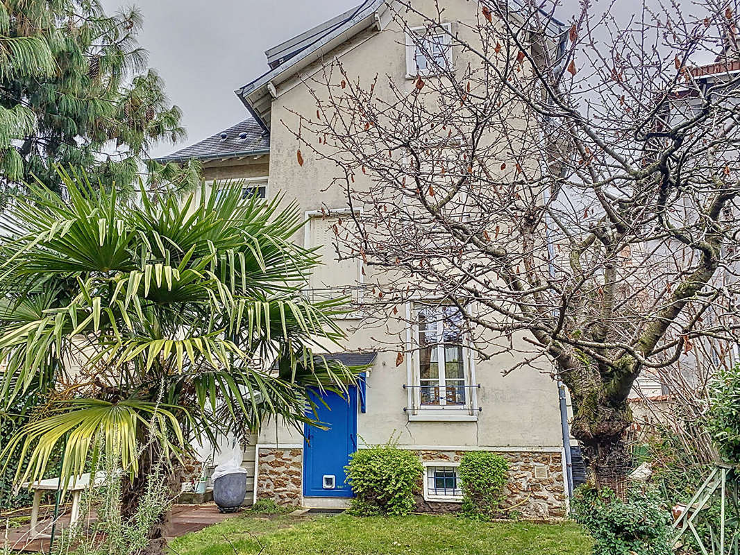 Maison à SAINT-MAUR-DES-FOSSES