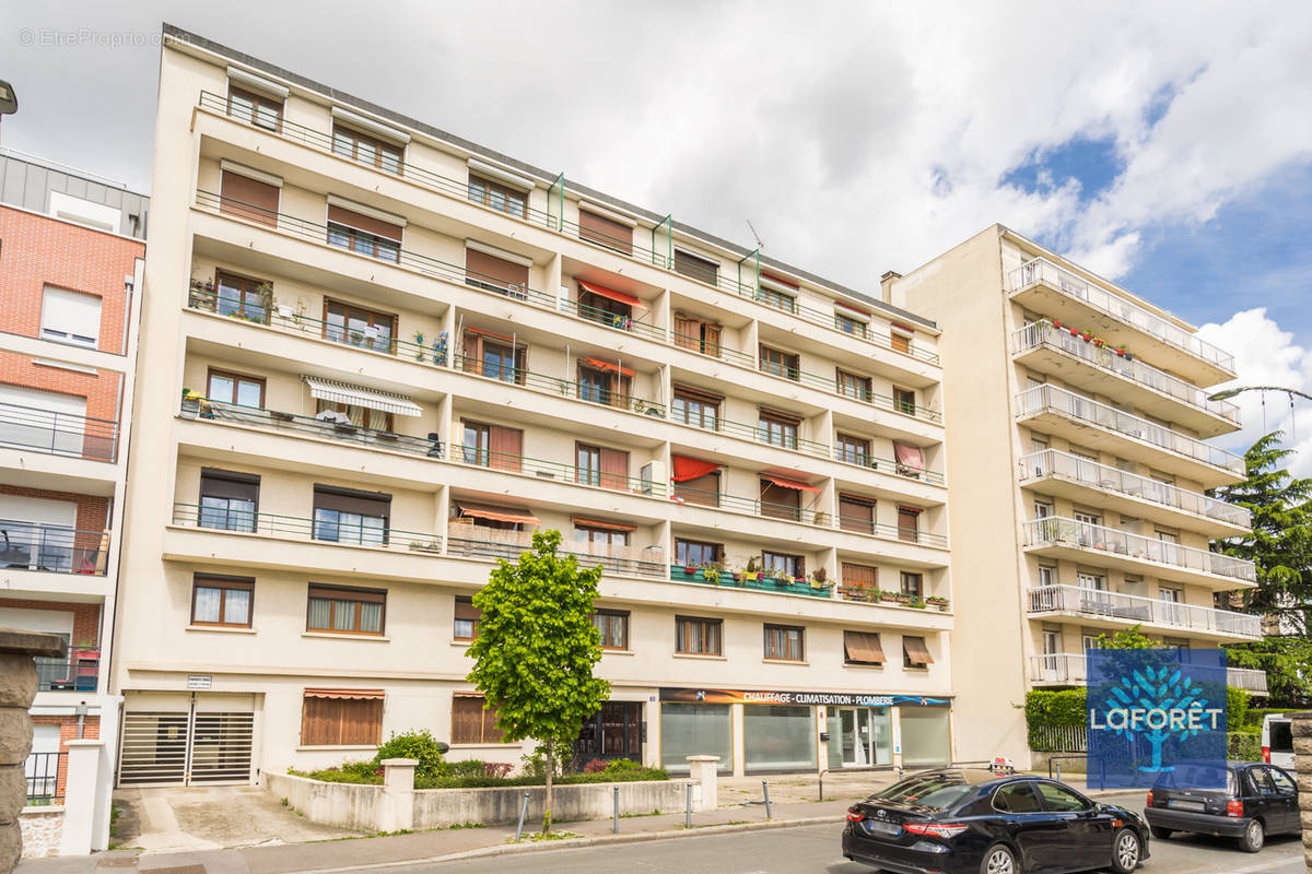 Appartement à LES PAVILLONS-SOUS-BOIS