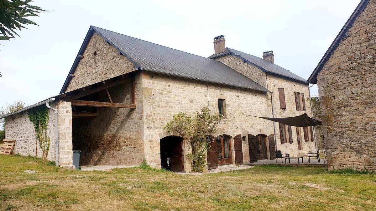 Maison à TREIGNAC