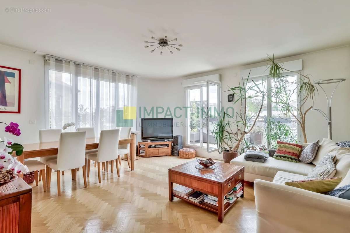 Appartement à SURESNES