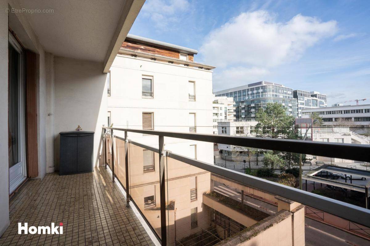 Appartement à LEVALLOIS-PERRET