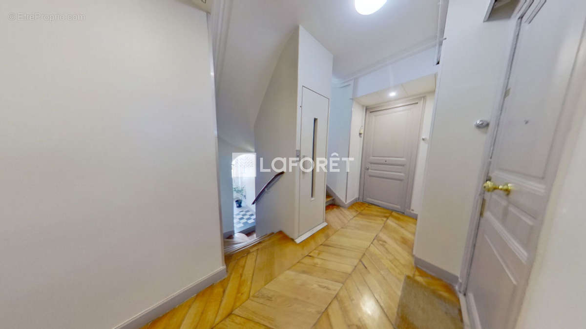 Appartement à PARIS-18E