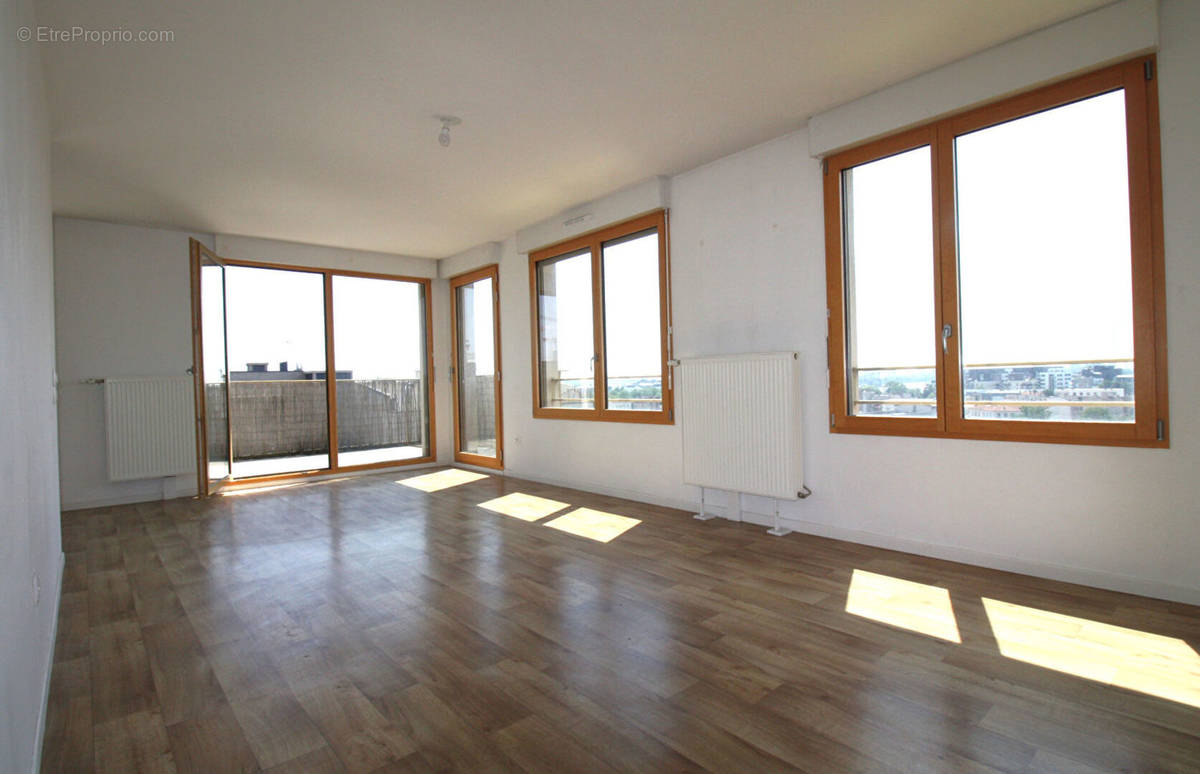 Appartement à IVRY-SUR-SEINE