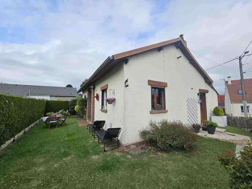 Maison à HANGEST-SUR-SOMME