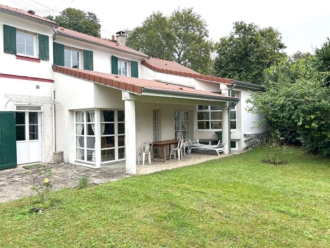 Maison à L&#039;HAY-LES-ROSES