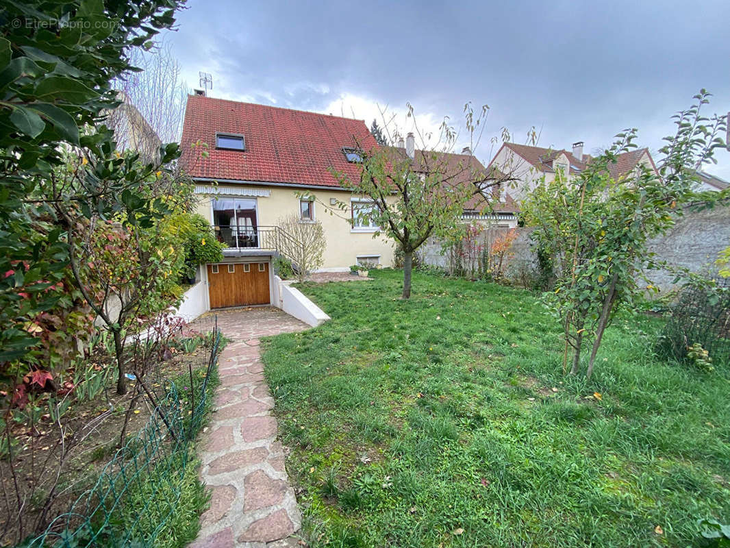 Maison à VERNEUIL-SUR-SEINE