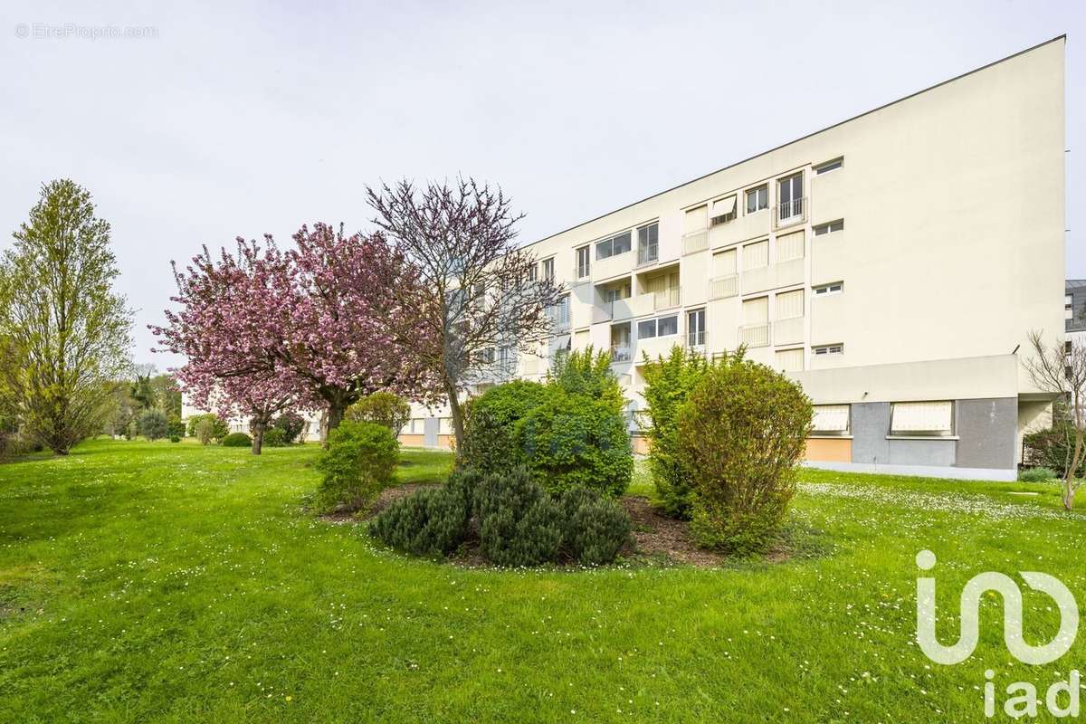 Photo 2 - Appartement à CHEVILLY-LARUE