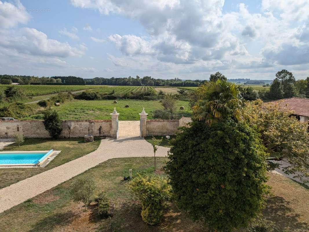 Maison à COGNAC