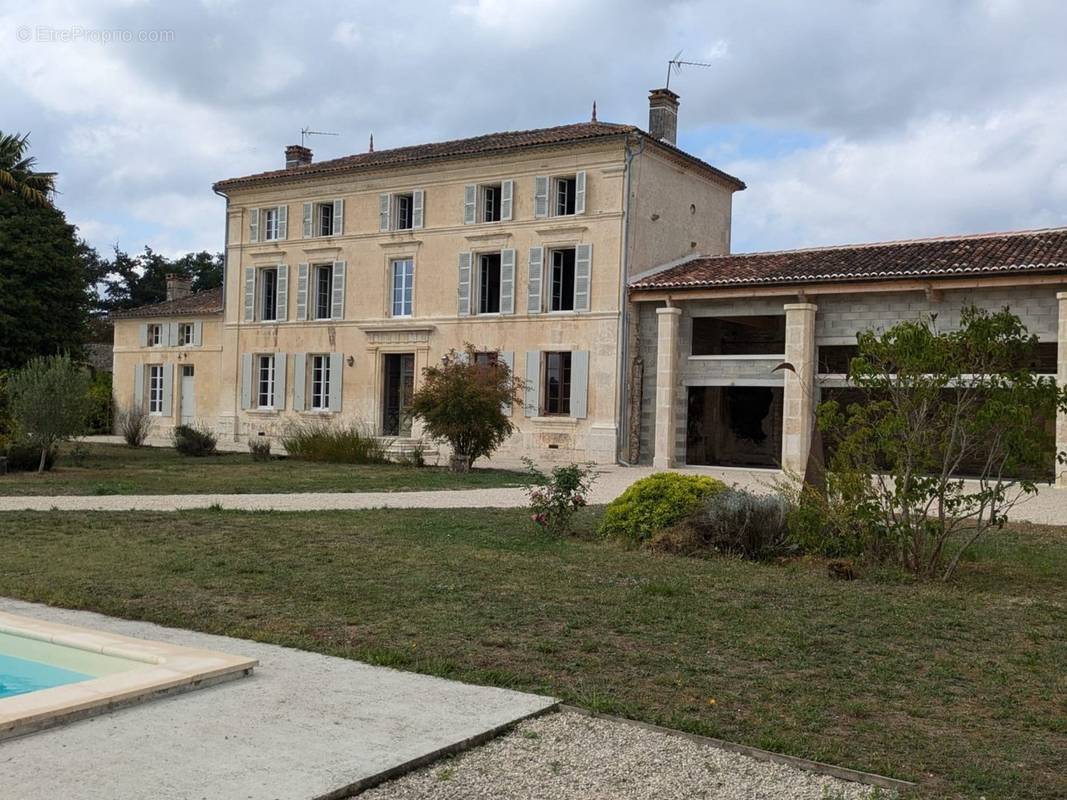 Maison à COGNAC