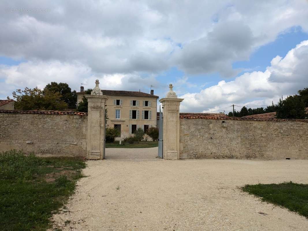 Maison à COGNAC