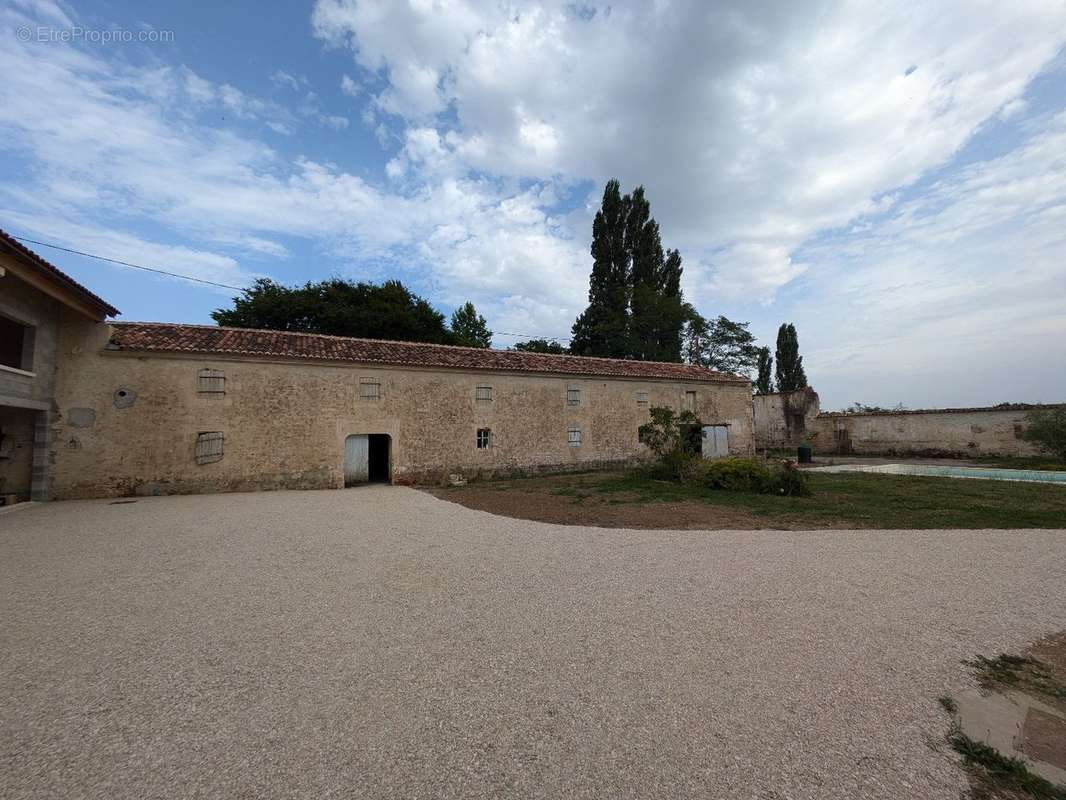 Maison à COGNAC