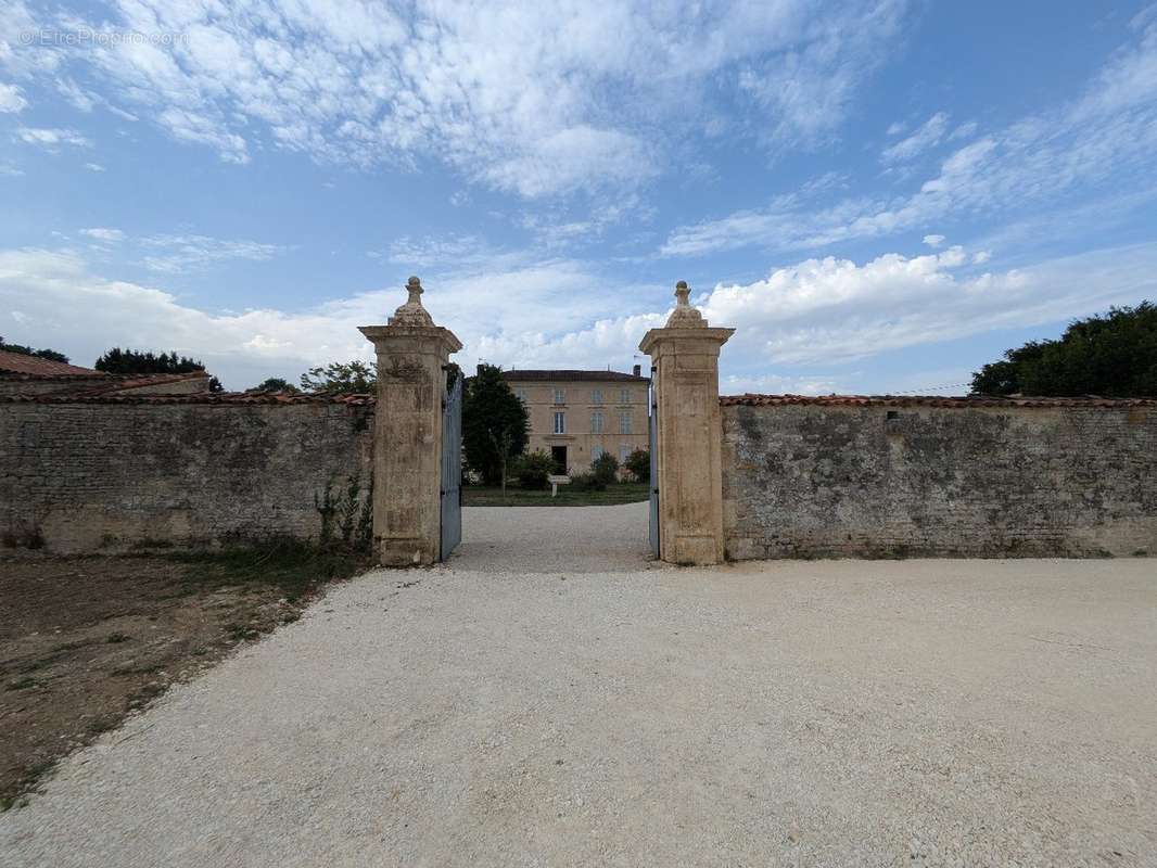 Maison à COGNAC