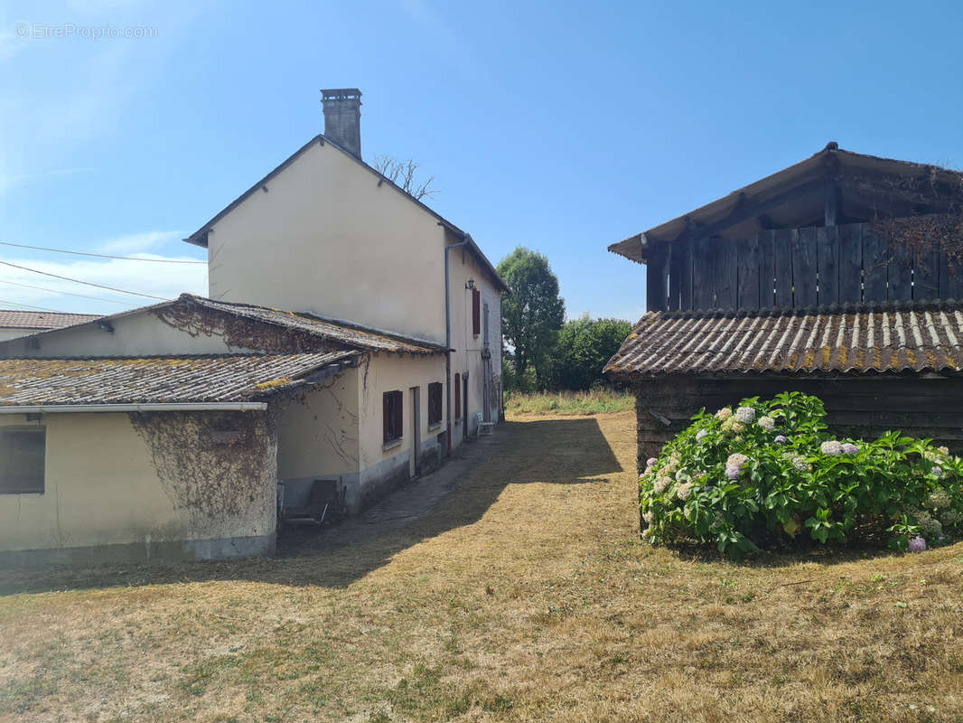 Maison à SAINT-HILAIRE-BONNEVAL