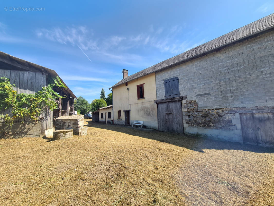 Maison à SAINT-HILAIRE-BONNEVAL