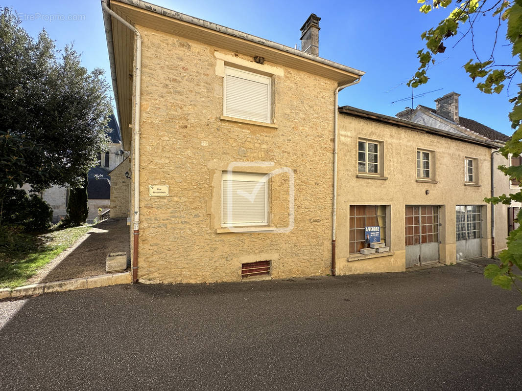 Maison à SAINT-MARTIAL-DE-NABIRAT