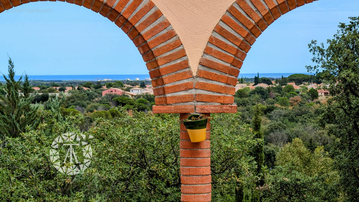 Maison à LAROQUE-DES-ALBERES