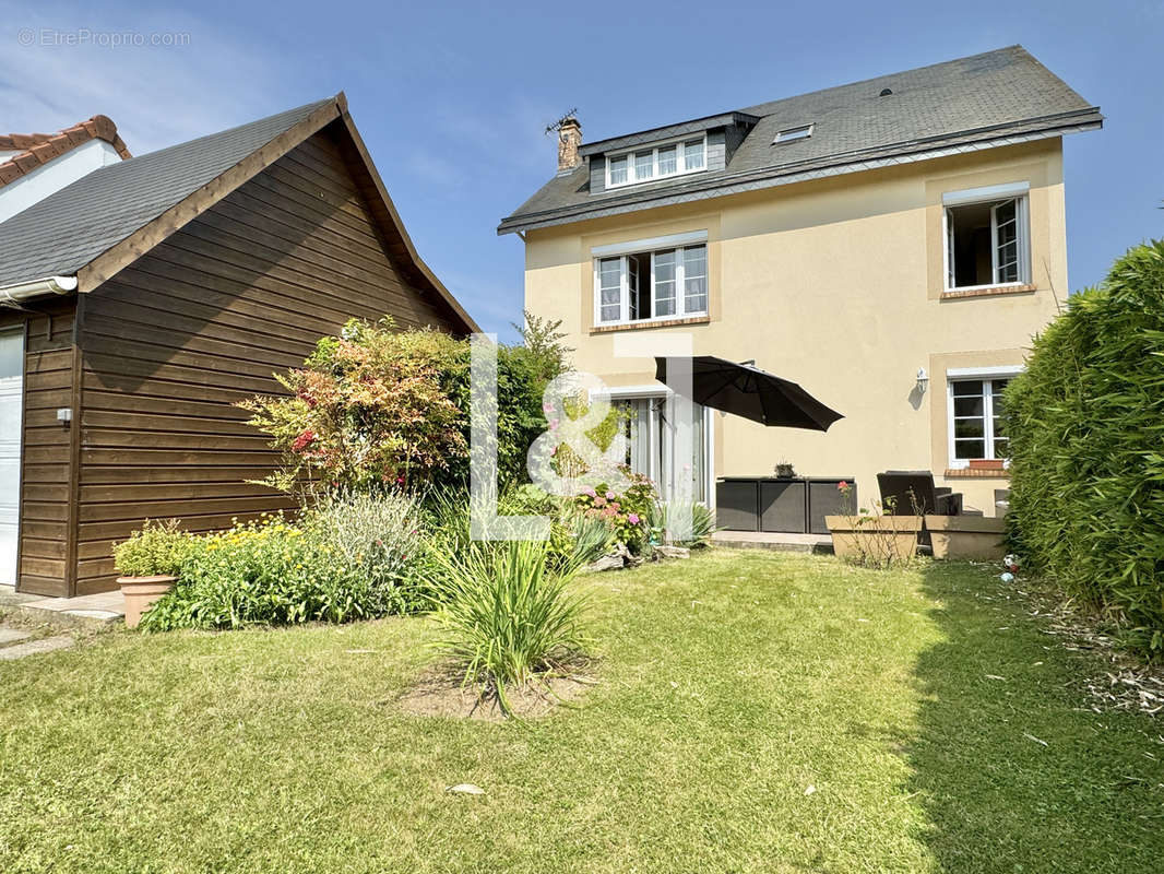 Maison à MONT-SAINT-AIGNAN