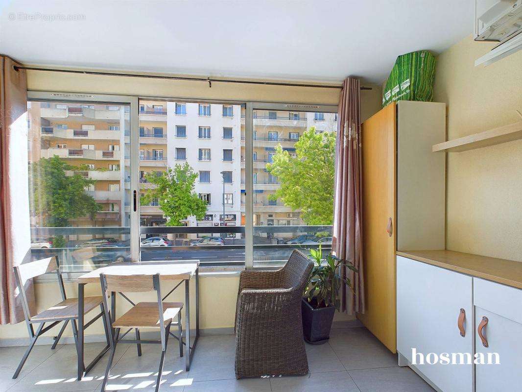 Appartement à LYON-8E