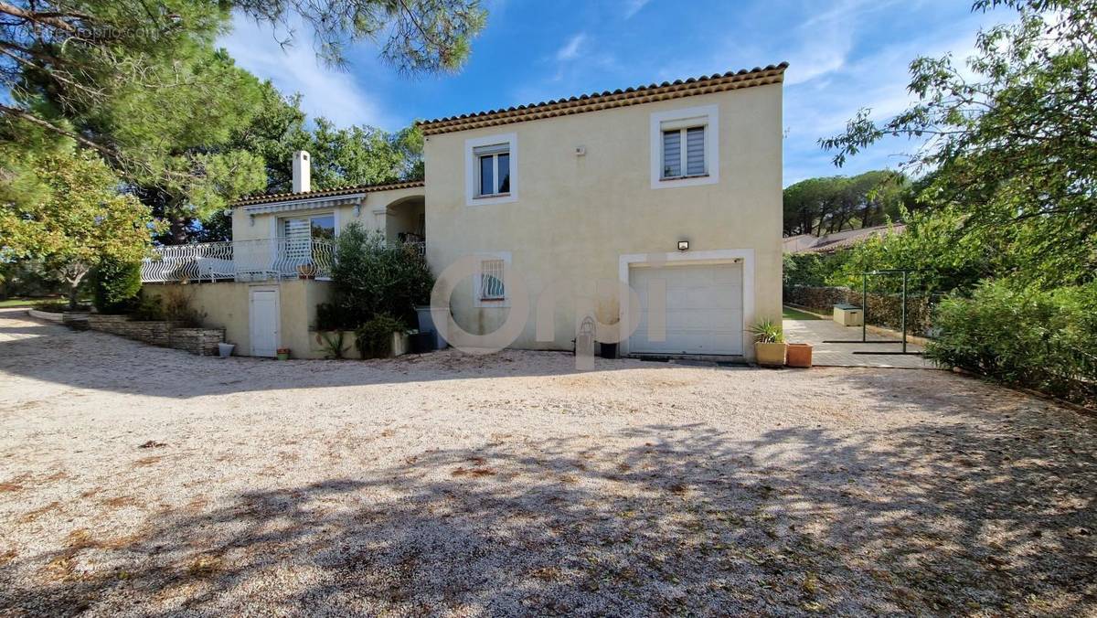 Maison à ROQUEBRUNE-SUR-ARGENS