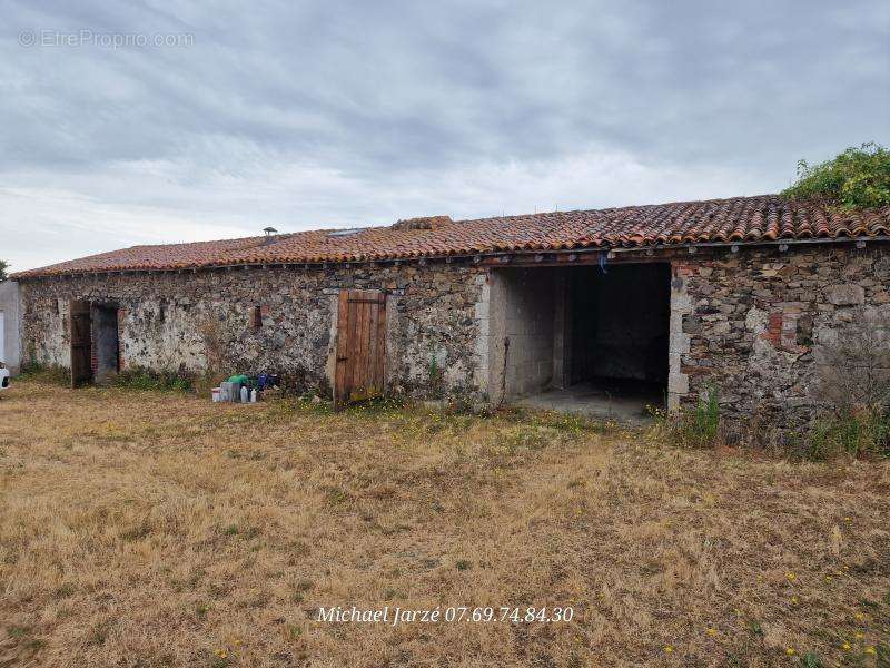 Maison à ETUSSON