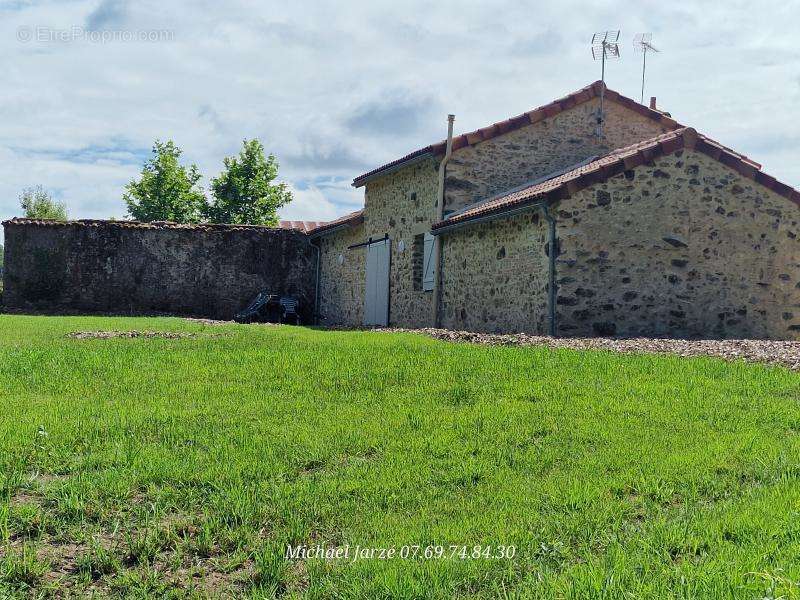 Maison à CERIZAY