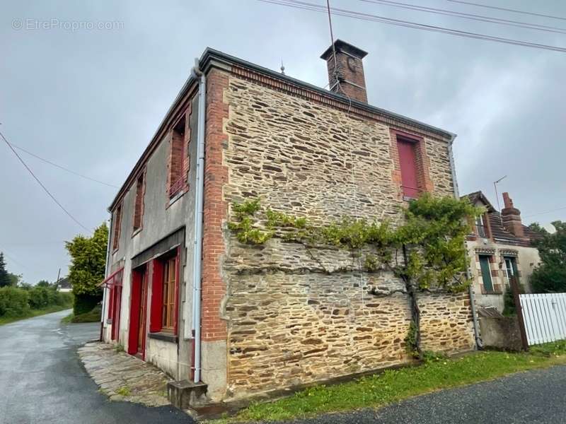 Maison à LOURDOUEIX-SAINT-PIERRE