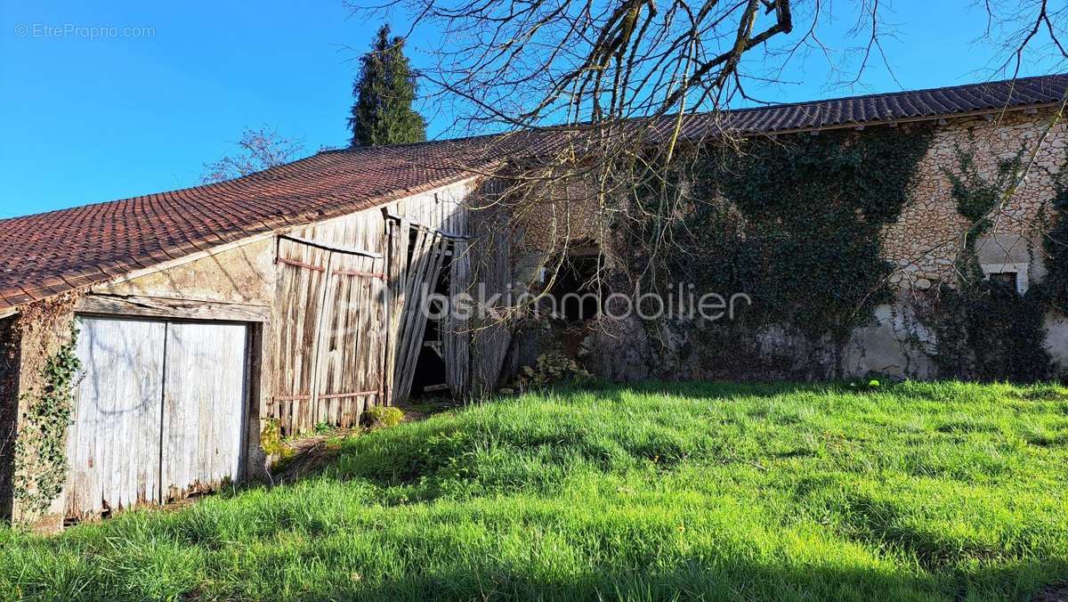 Maison à VALLEREUIL